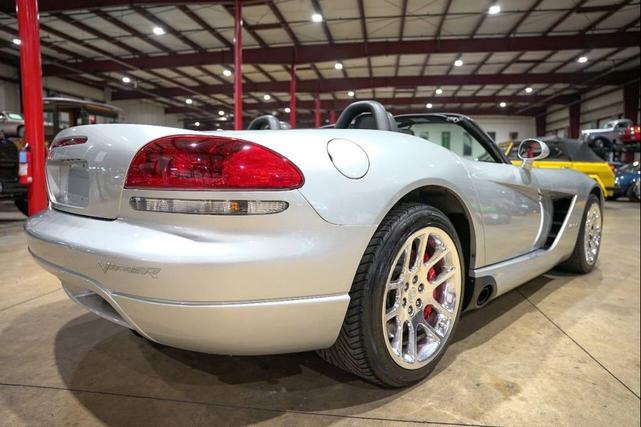 Photo of 2004 Silver Dodge Viper