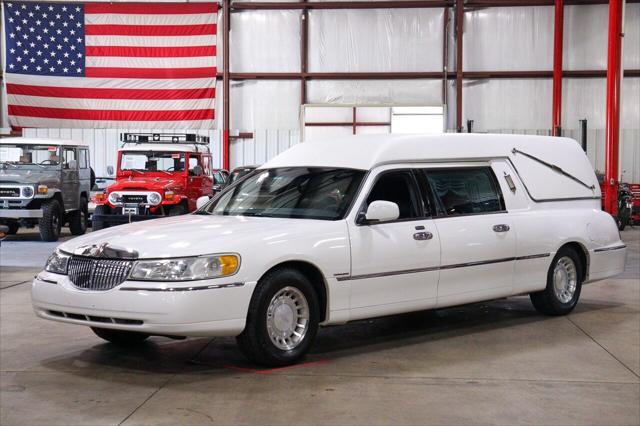 2001 Lincoln Town Car