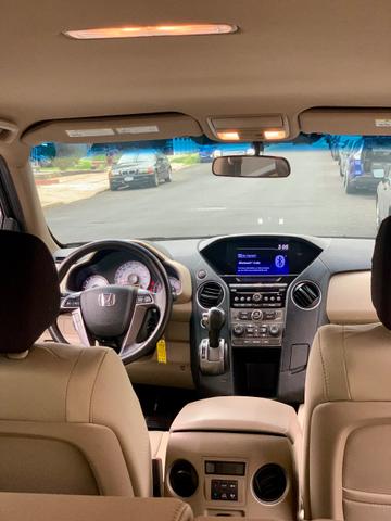 Photo of 2013 Burgundy Honda Pilot