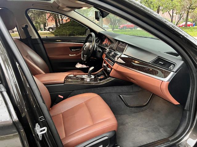 Photo of 2016 Brown BMW 528