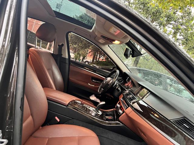 Photo of 2016 Brown BMW 528