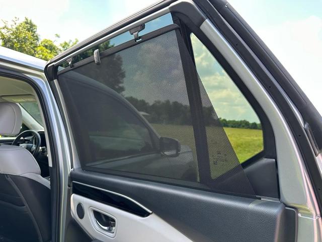 Photo of 2023 Lunar Silver Metallic Honda Pilot