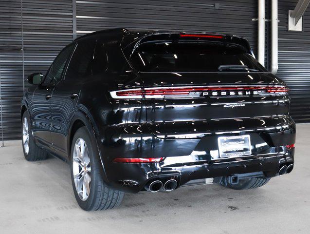 Photo of 2025 Chromite Black Porsche Cayenne