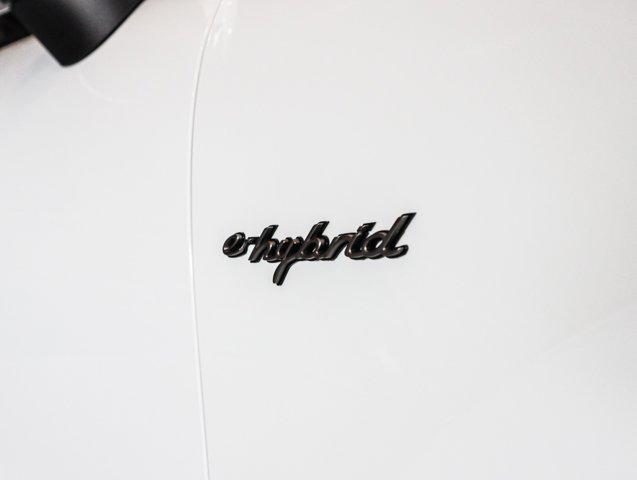 Photo of 2023 Carrara Wht Porsche Cayenne