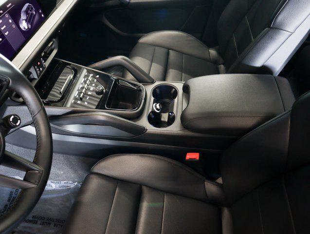 Photo of 2024 Dolomite Sil Porsche Cayenne