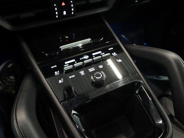Photo of 2024 Dolomite Sil Porsche Cayenne