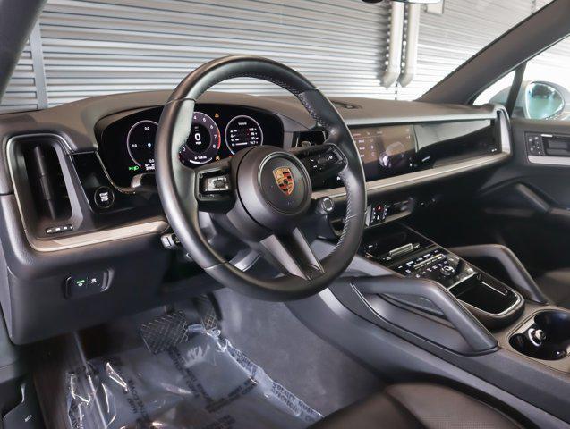 Photo of 2024 Dolomite Sil Porsche Cayenne