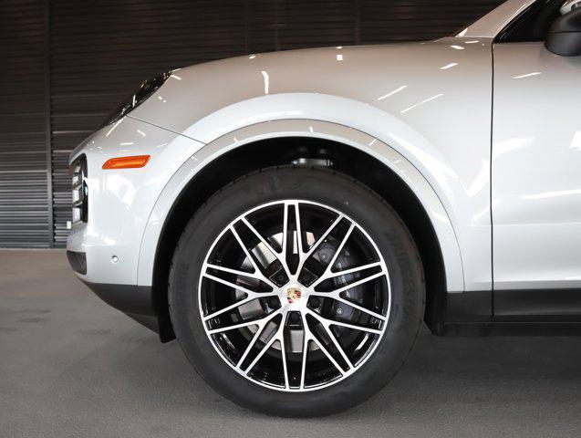 Photo of 2024 Dolomite Sil Porsche Cayenne