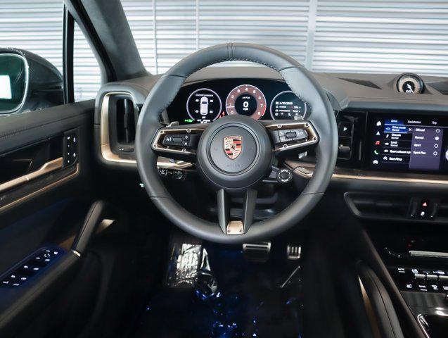 Photo of 2025 Arctic Grey Porsche Cayenne