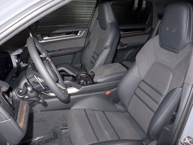Photo of 2025 Arctic Grey Porsche Cayenne