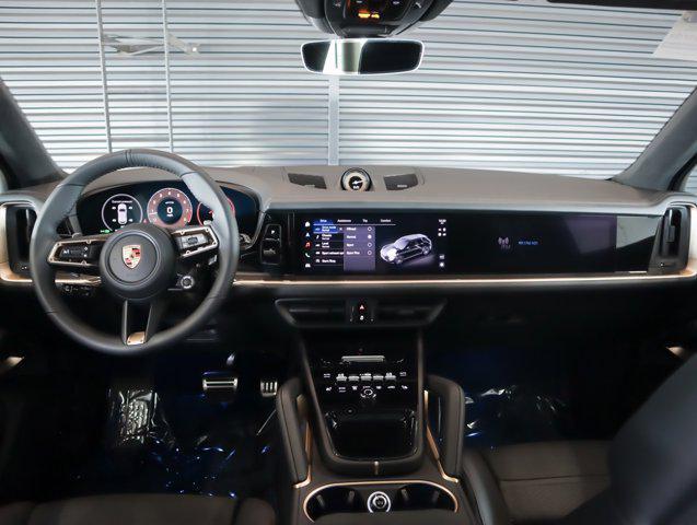 Photo of 2025 Arctic Grey Porsche Cayenne