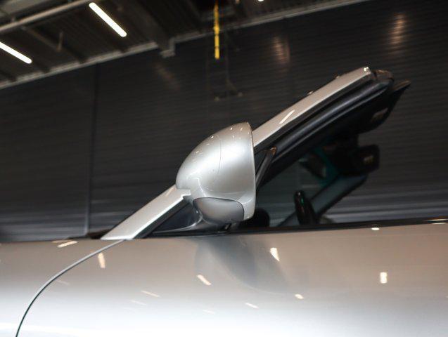 Photo of 2004 Arctic Silver Metallic Porsche 911