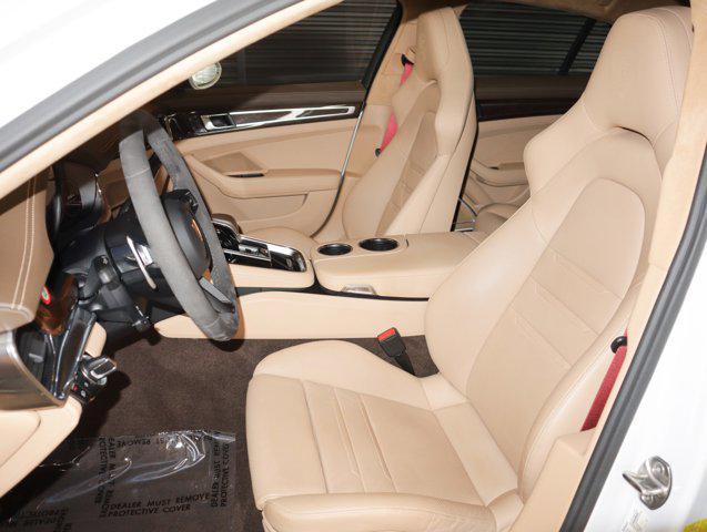 Photo of 2023 Carrara Wht Porsche Panamera