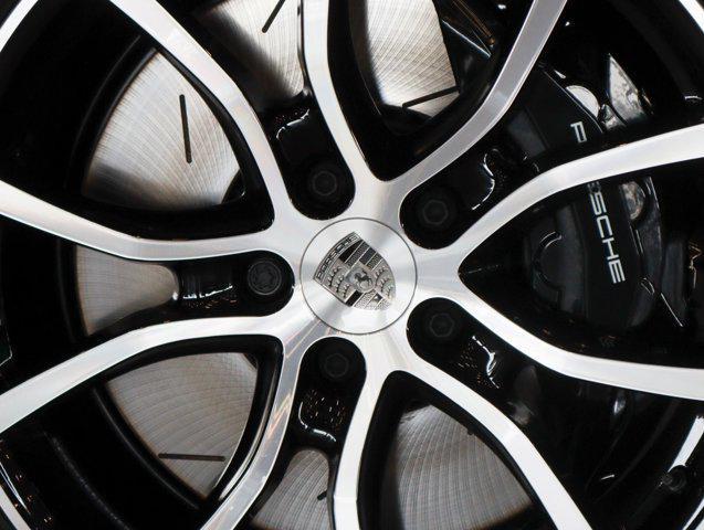 Photo of 2025 Quartzite Gry Porsche Cayenne