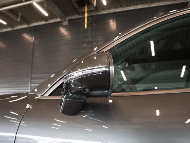 Photo of 2025 Quartzite Gry Porsche Cayenne