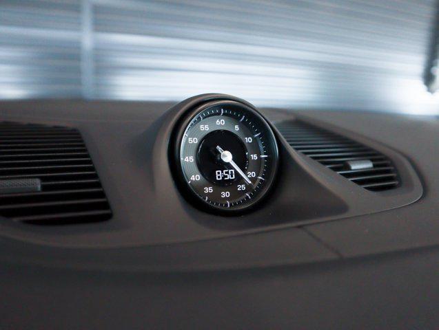 Photo of 2025 Quartzite Gry Porsche Cayenne