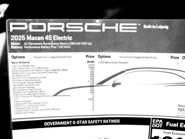Photo of 2025 Oak Green Met Porsche Macan