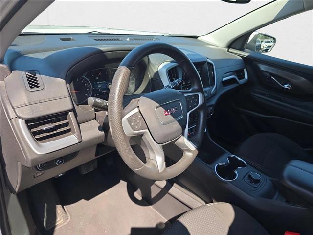 Photo of 2024 Summit White GMC Terrain