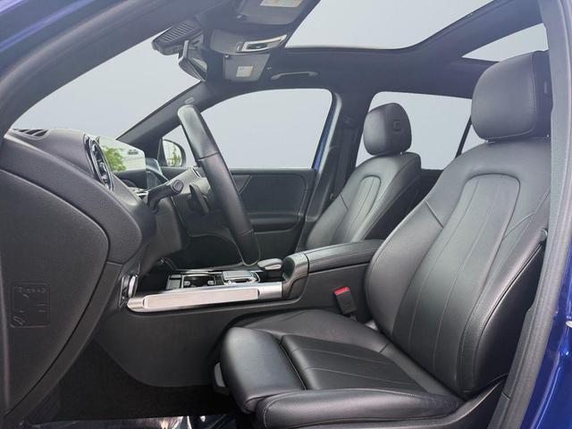 Photo of 2020 Galaxy Blue Metallic Mercedes-Benz GLB 250