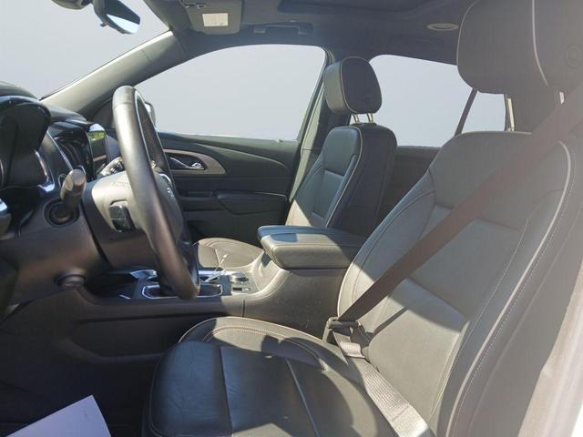 Photo of 2022 Summit White Chevrolet Traverse