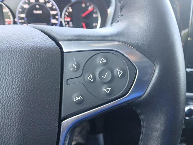 Photo of 2022 Summit White Chevrolet Traverse