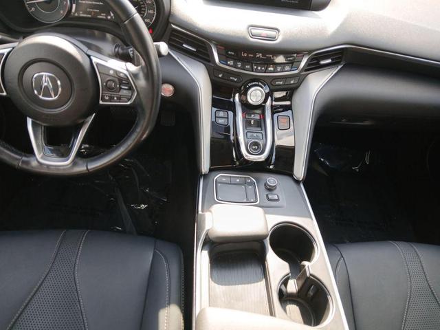Photo of 2022 sparkle silver met Acura TLX