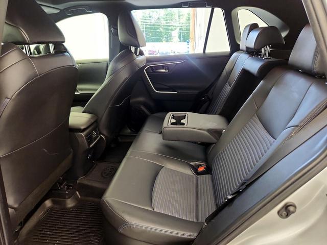 Photo of 2019 Silver Toyota RAV4 Hybrid