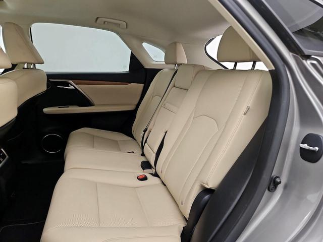 Photo of 2022 Silver Lexus RX 350