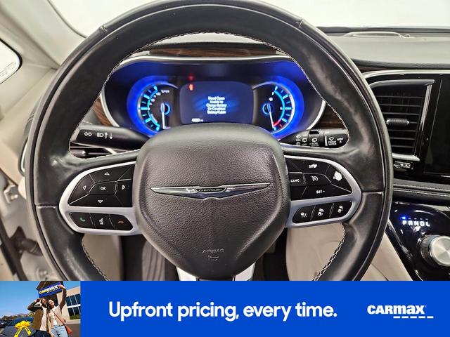 Photo of 2022 White Chrysler Pacifica Hybrid