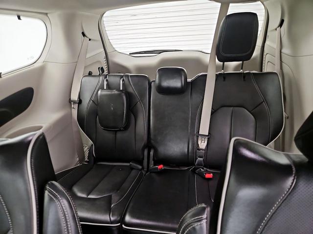Photo of 2022 White Chrysler Pacifica Hybrid