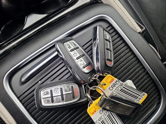 Photo of 2022 White Chrysler Pacifica Hybrid