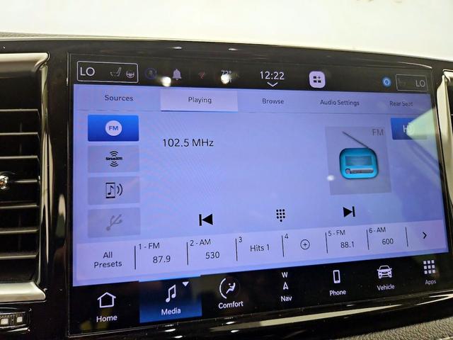 Photo of 2022 White Chrysler Pacifica Hybrid