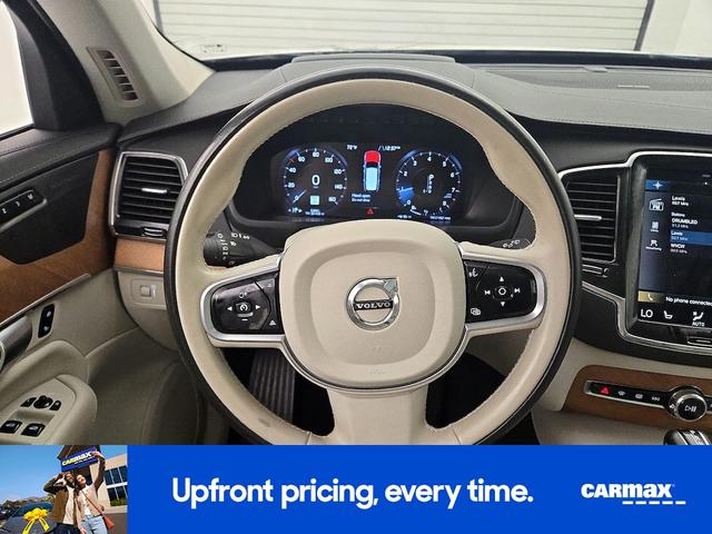 Photo of 2020 White Volvo XC90