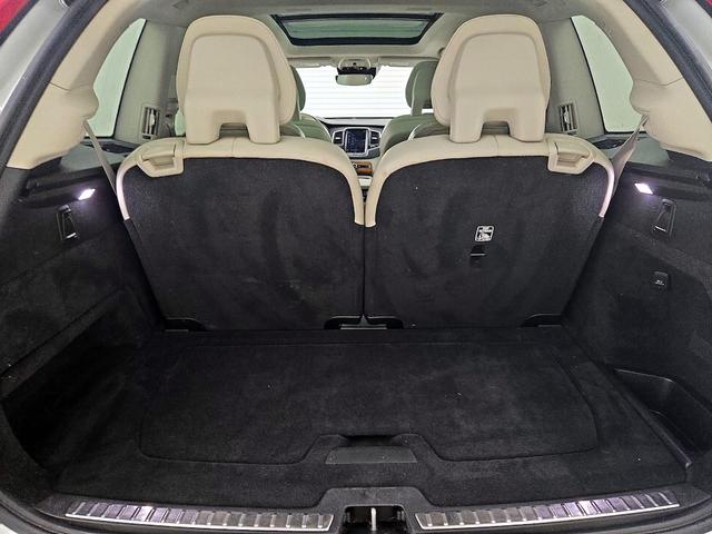 Photo of 2020 White Volvo XC90