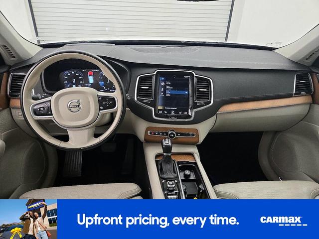 Photo of 2020 White Volvo XC90