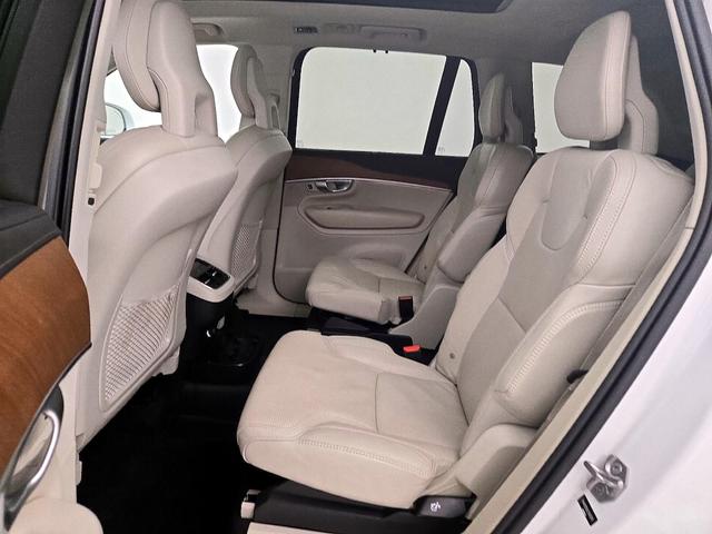 Photo of 2020 White Volvo XC90