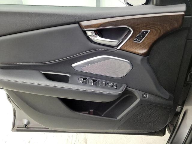 Photo of 2023 Silver Acura RDX