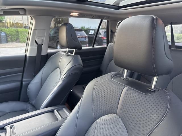 Photo of 2025 Midnight Black Metallic Toyota Grand Highlander