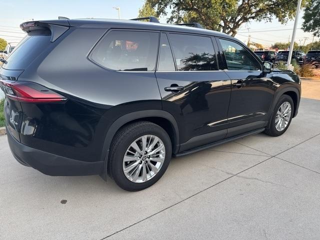 Photo of 2025 Midnight Black Metallic Toyota Grand Highlander
