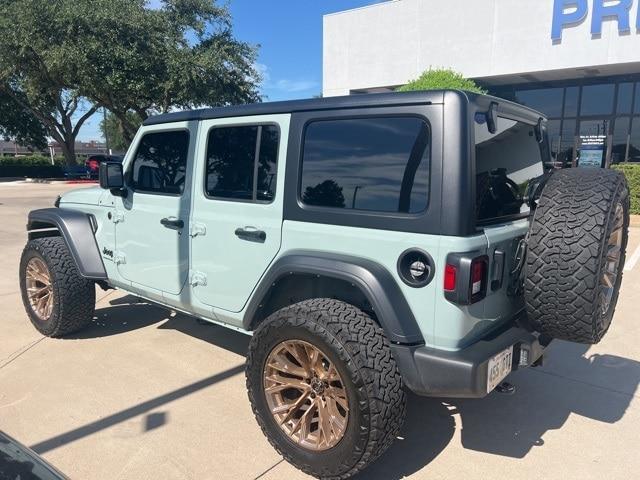 Photo of 2024 Earl Clearcoat Jeep Wrangler