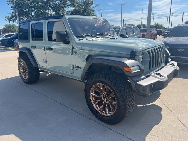 Photo of 2024 Earl Clearcoat Jeep Wrangler