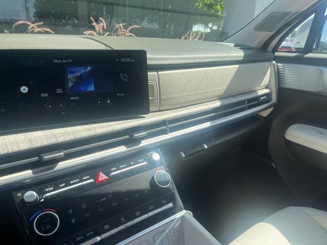 Photo of 2024 White Hyundai SANTA FE