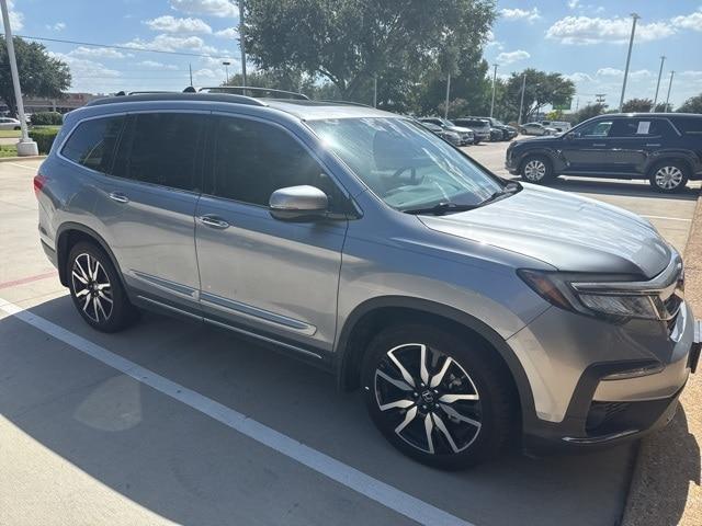 Photo of 2020 Silver Honda Pilot