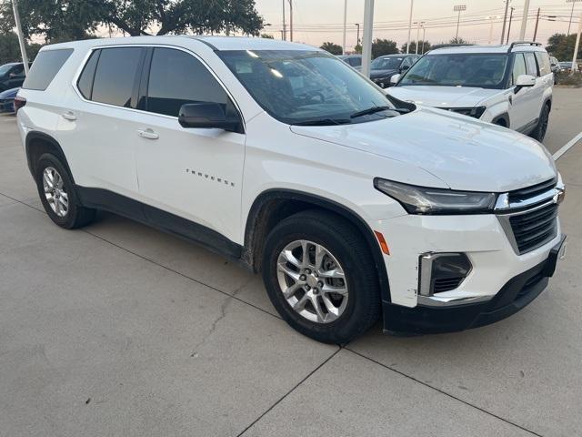 Photo of 2023 Summit White Chevrolet Traverse