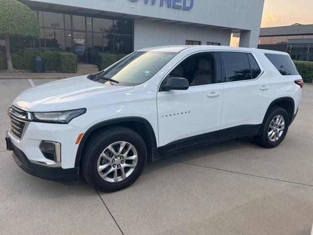 Photo of 2023 Summit White Chevrolet Traverse