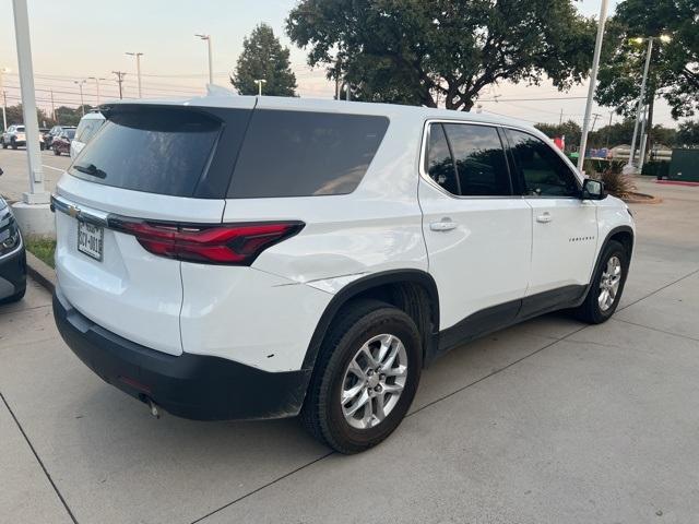 Photo of 2023 Summit White Chevrolet Traverse