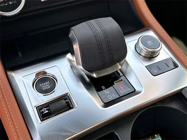 Photo of 2025 Fuji White Jaguar F-PACE