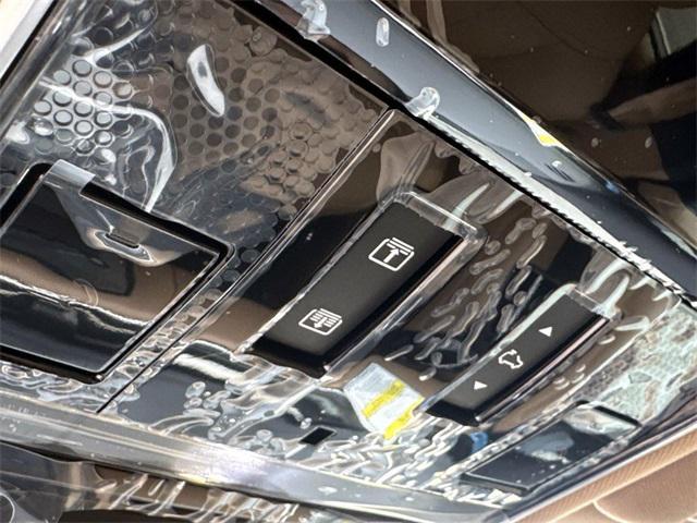 Photo of 2025 Batumi Gold Premium Metallic Land Rover Range Rover