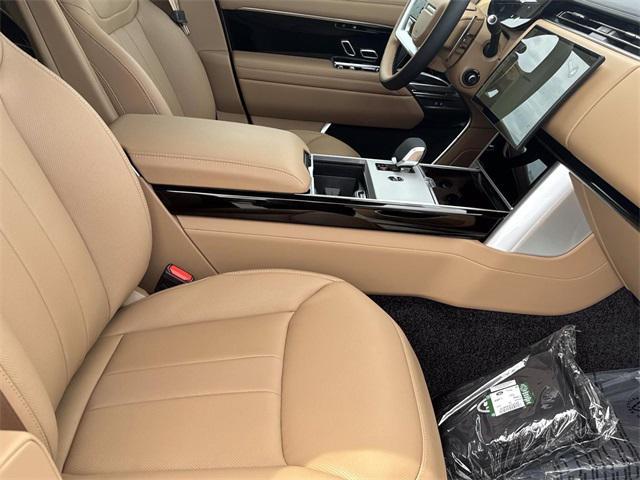 Photo of 2025 Batumi Gold Premium Metallic Land Rover Range Rover