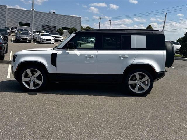 Photo of 2025 Fuji White Land Rover Defender